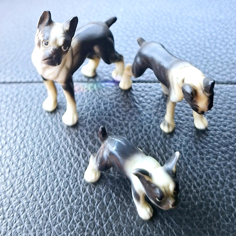 Boston‎ Terrier Dog Figurine Set - Black and Cream MB